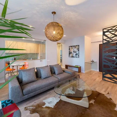 The Shades Of Grey-Tranquil 4Th-Floor Apartment Baneasa Area-3